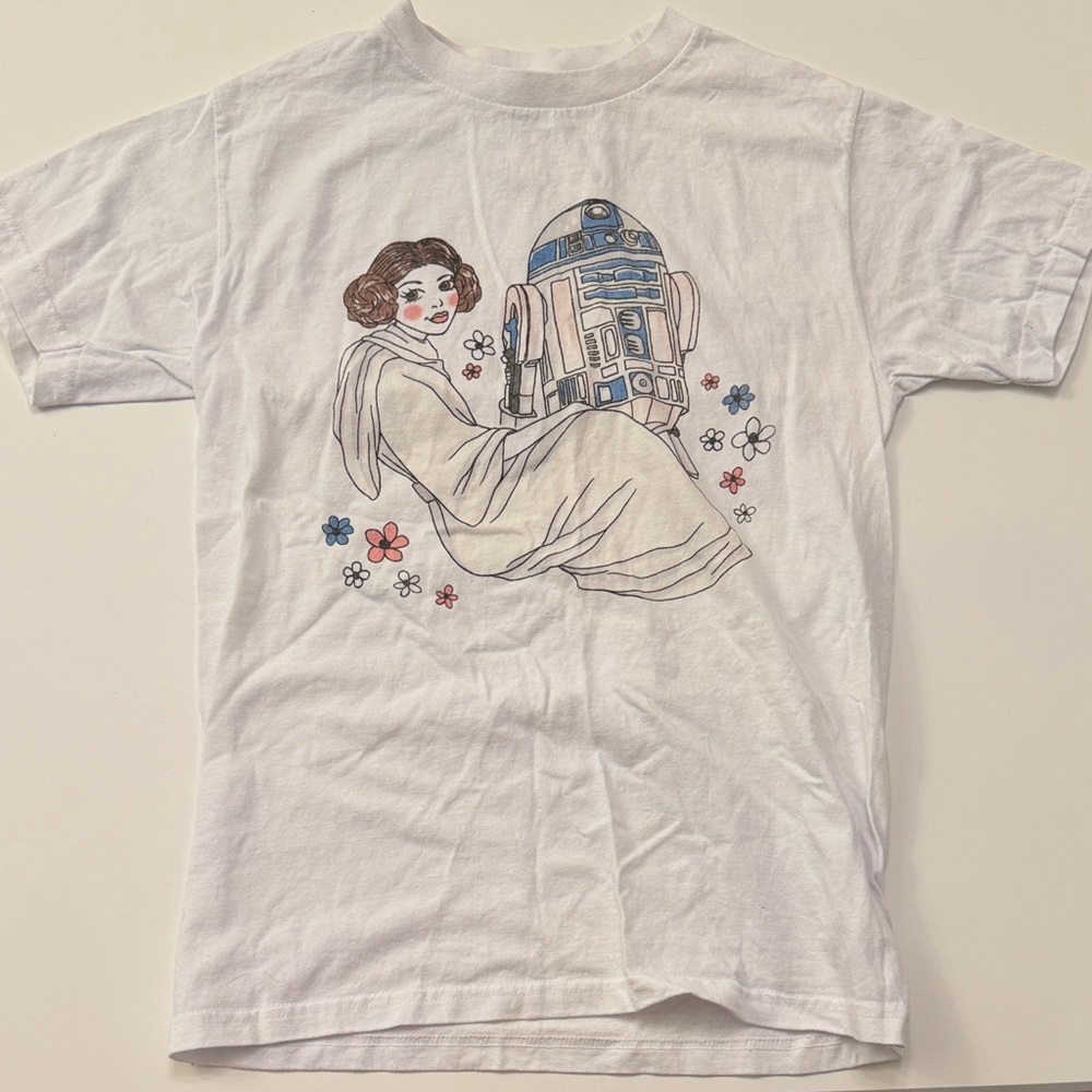 Princess Leia and R2 D2 Star Wars Disney tee. Worn once.